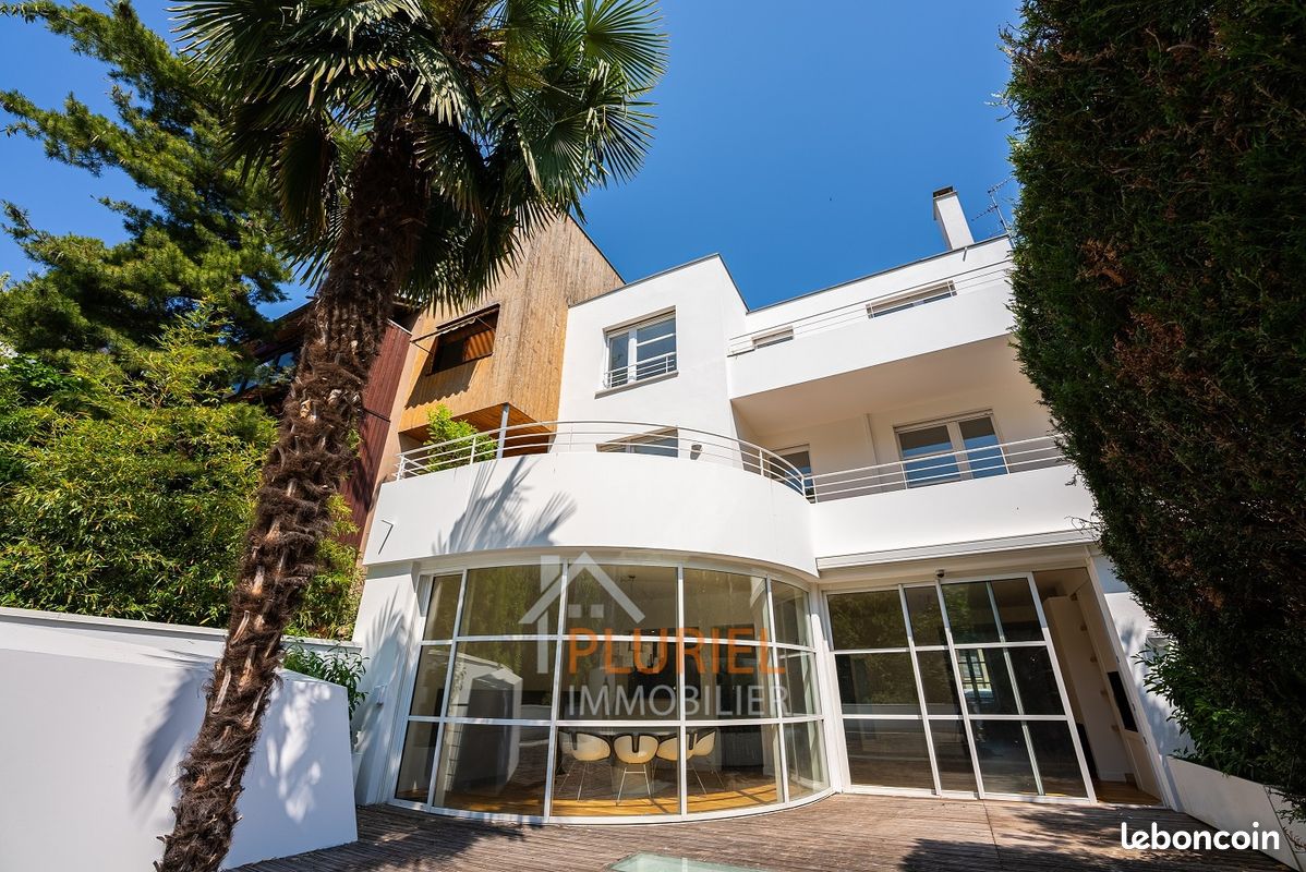 Maison 7 pièces 249 m² · à Strasbourg · 249 m² · 6 000 €