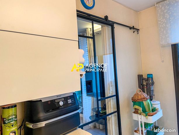 https://img.leboncoin.fr/api/v1/lbcpb1/images/35/87/c5/3587c554cbade2adb9cde7ae7a58834cb1b5a11f.jpg?rule=ad-image