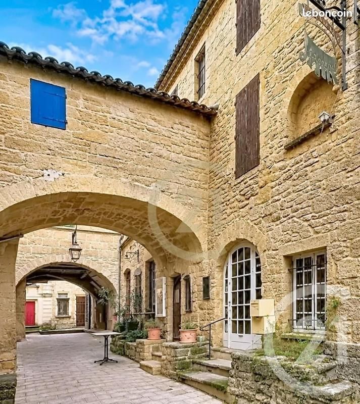 Maison 9 pièces 281 m² · à Remoulins · 281 m² · 225 000 €