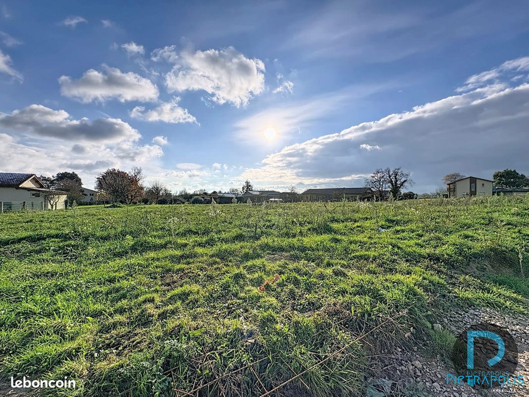 Terrain 679 m² · à Chaveyriat · 679 m² · 68 000 €