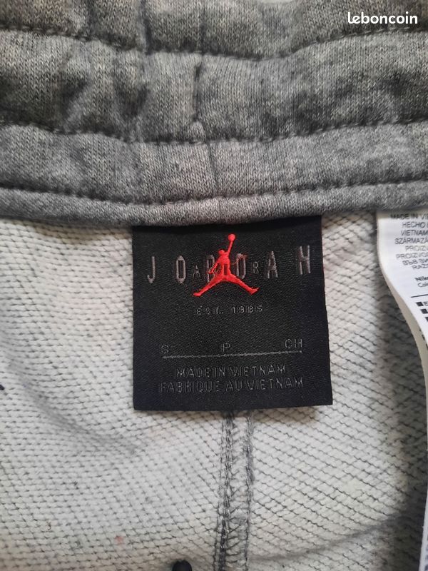 Short Jordan taille S (image 2)