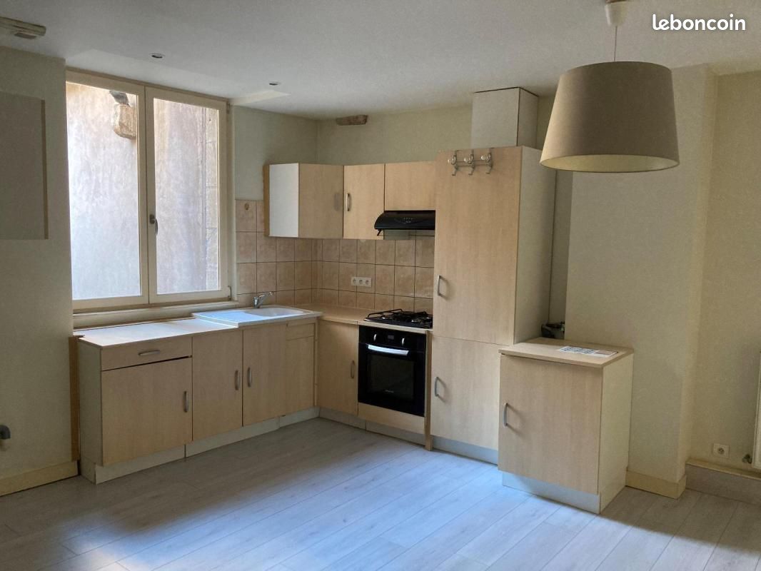 Appartement 3 pièces 53 m² · à Montbéliard · 53 m² · 525 €