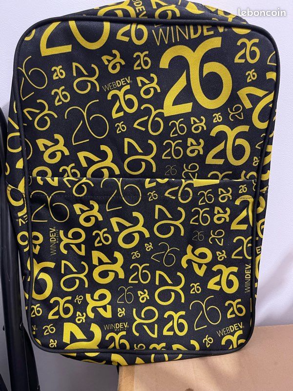 Sac à dos neuf mais très moche (image 1)