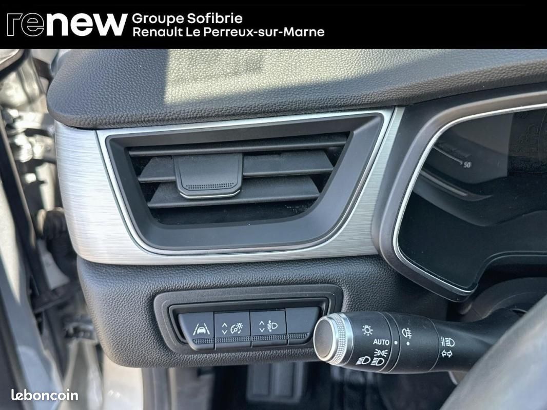Renault Captur TCe 130 FAP Intens (image 17)