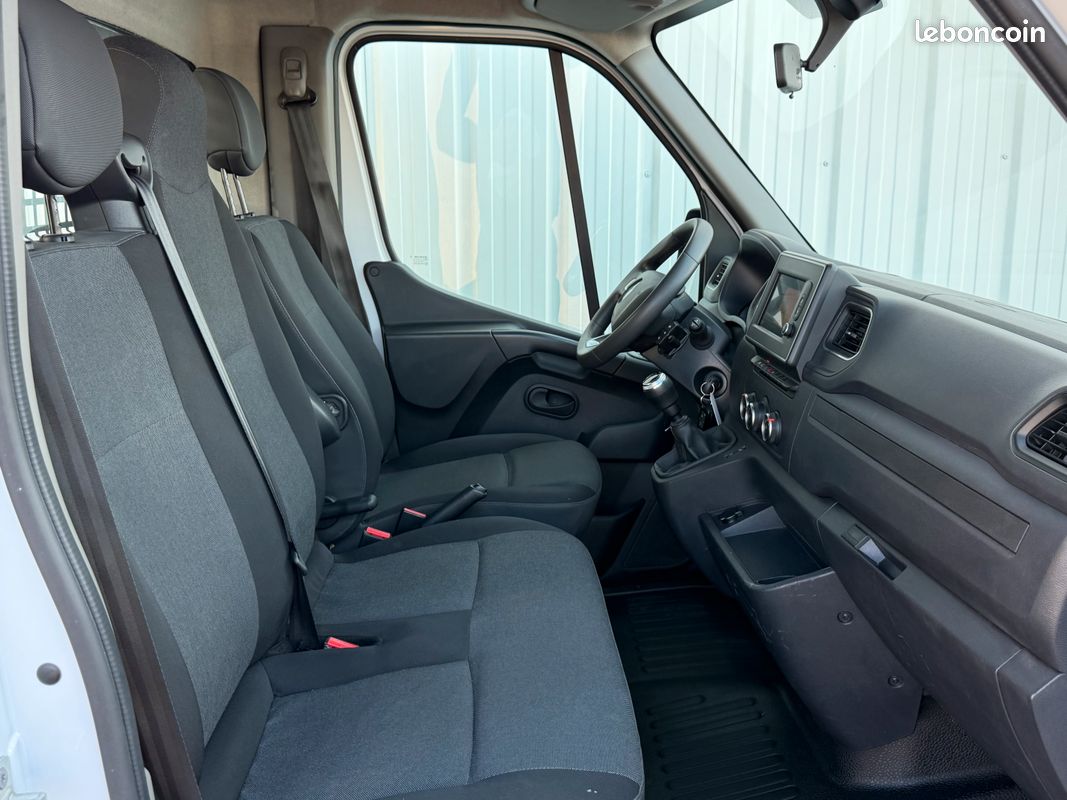 Renault Master châssis cabine plateau 3T5 L3 Energy DCI 150ch Grand Confort (image 9)