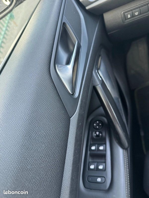 Peugeot 308 II SW 2.0 BLUEHDI 150 S&S FELINE EAT6 (image 23)