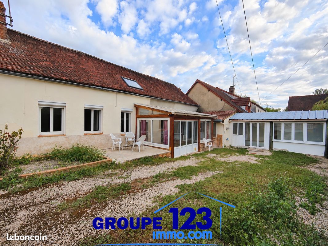 Maison 5 pièces 121 m² · à Champlost · 121 m² · 108 000 €