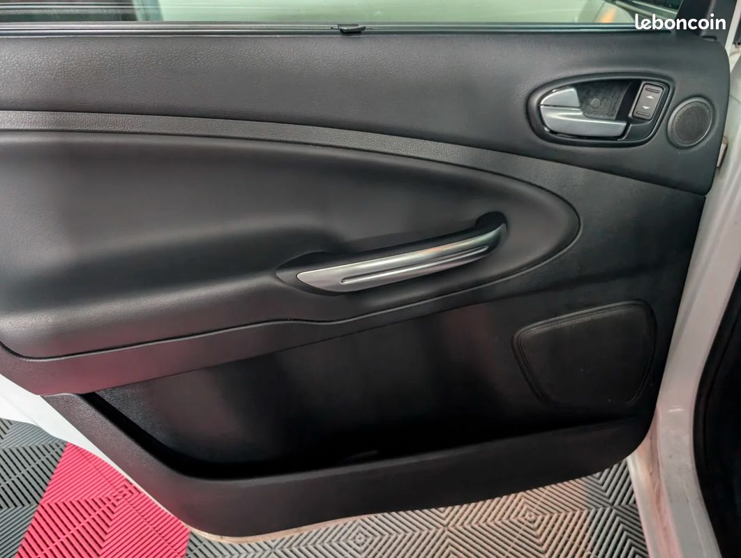 FORD GALAXY II 2.2 TDCI 200 FAP Titanium 7 places (image 31)