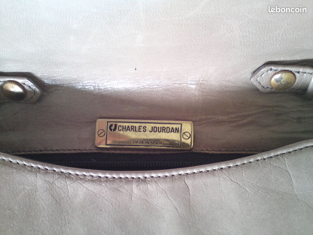Sac Vintage marque Charles Jourdan Forme demi-lune à bandoulière amovible Cuir d'agneau Vintage Charles Jourdan (image 4)