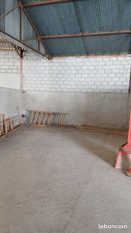 Garage parking camping car caravane · à Soulanges · 50 €