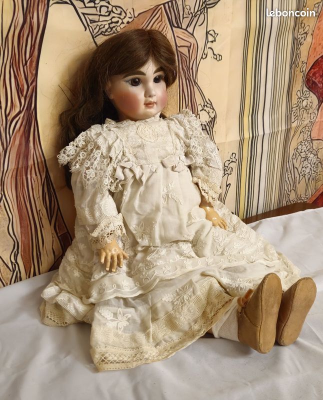 ancienne poupee de mode PARISIENNE jumeau ? gaultier ? bru ? corps peau