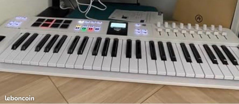 KeyLab Essential MK3 49 White (image 1)