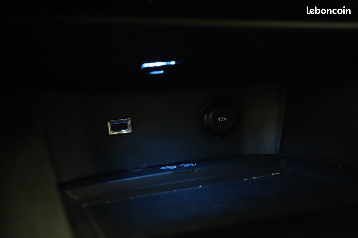 Peugeot 3008 1.2 PureTech Allure Business EAT8 130 ch (image 30)
