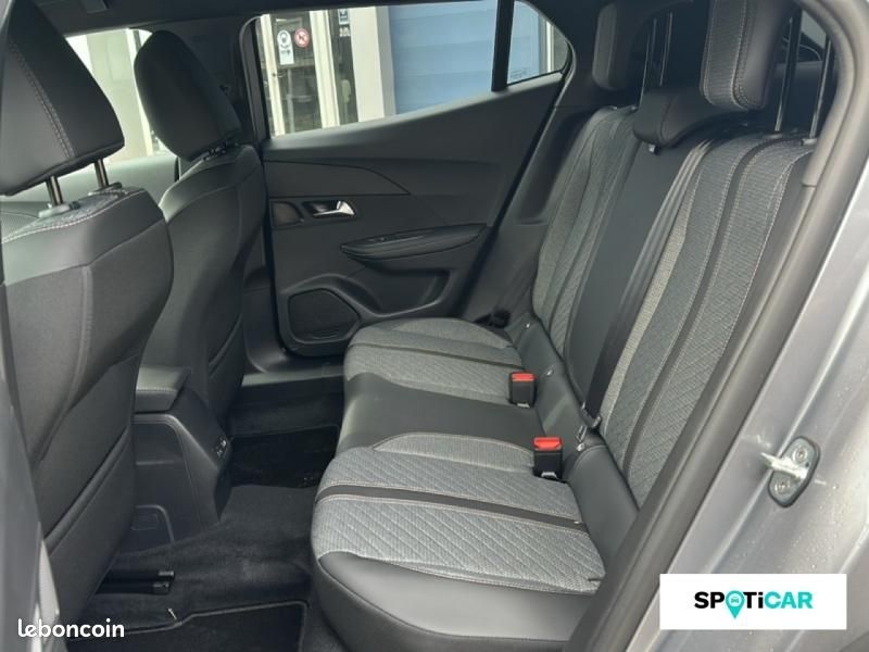 Peugeot 2008 1.2 Hybrid 145ch Allure e-DCS6 (image 10)