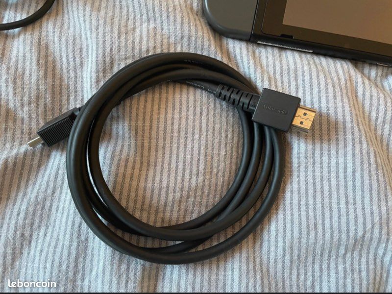 Nintendo Switch (image 4)