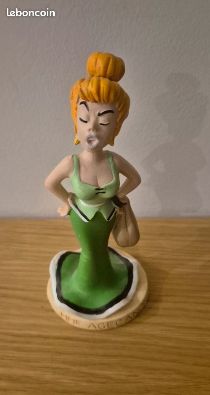 Figurine Play Asterix - Madame Agecanonix - Ceji France (réf.6207 / AR0025732) – Neuve