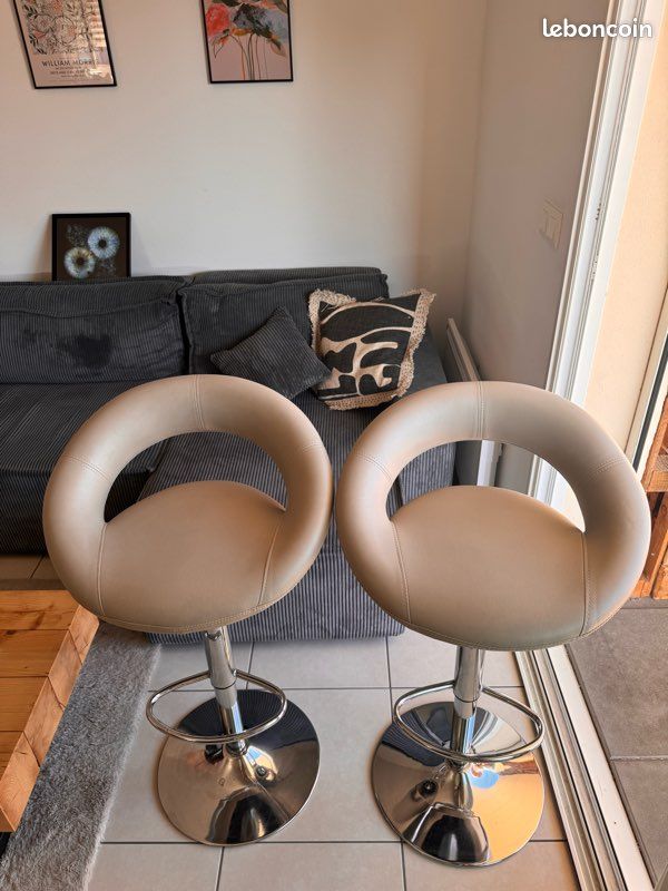 Chaise haute (image 1)