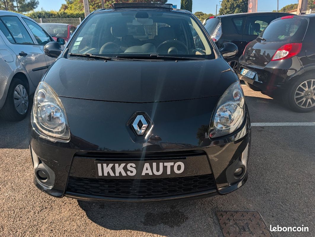Renault twingo ii 1.2 16v 75ch dynamic 1ere main toit ouvrant/clim auto /jantes alu (image 2)