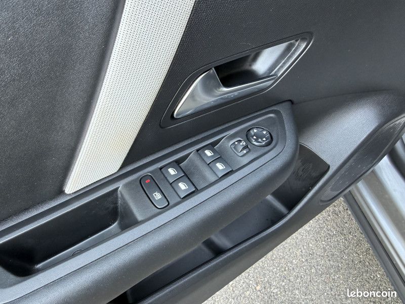 Citroen C4 1.2 HYBRIDE 136CH S&S MAX AUTOMATIQUE (image 15)