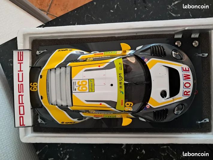 Porsche 911 RSR 911 Winner GTLM Class Petit Le Mans 2018 Spark 18S353 Porsche 911 RSR 911 Winner GTLM Class Petit Le Mans 2018 Spark 18S353