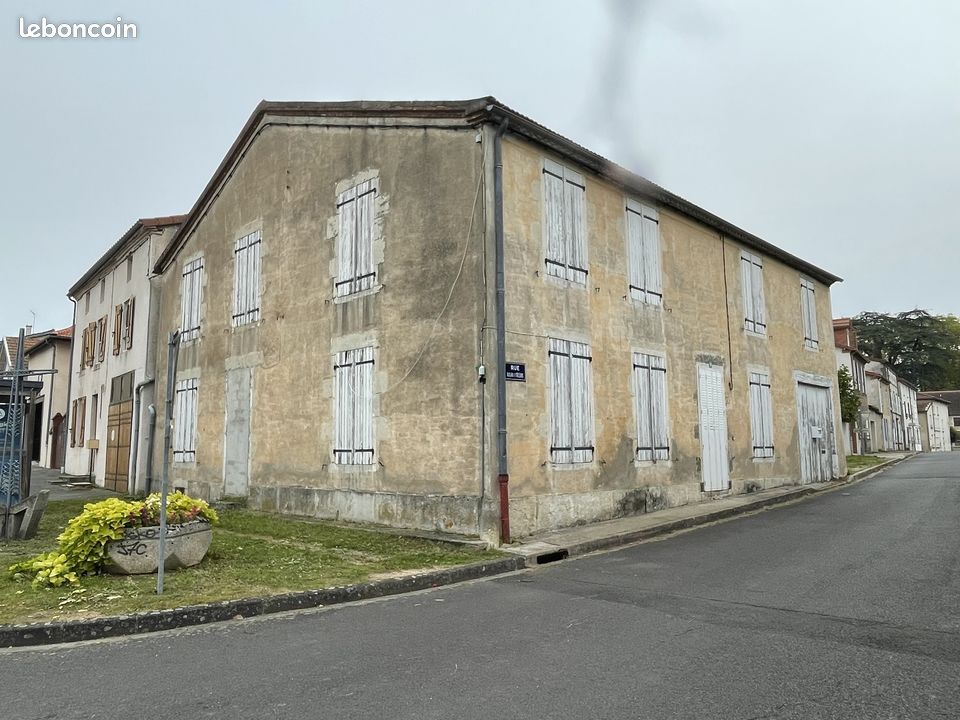 Maison 6 pièces 191 m² · à Randan · 191 m² · 65 000 €