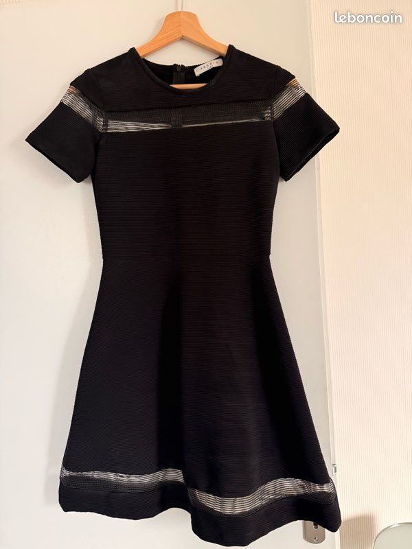 Robe Pull Sandro Noire - Taille 1 (36/38), Genou, Femme, Impeccable