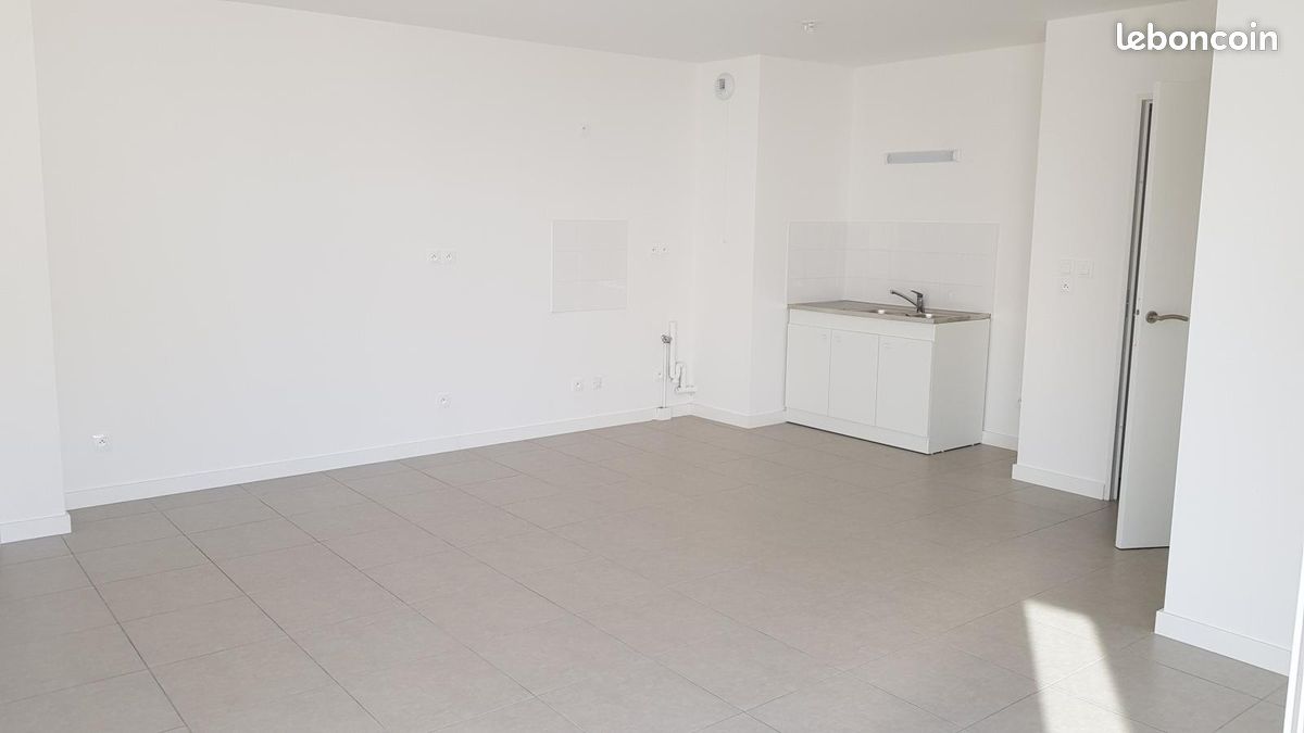 Appartement 3 pièces 63 m² · à Sathonay-Camp · 63 m² · 977 €
