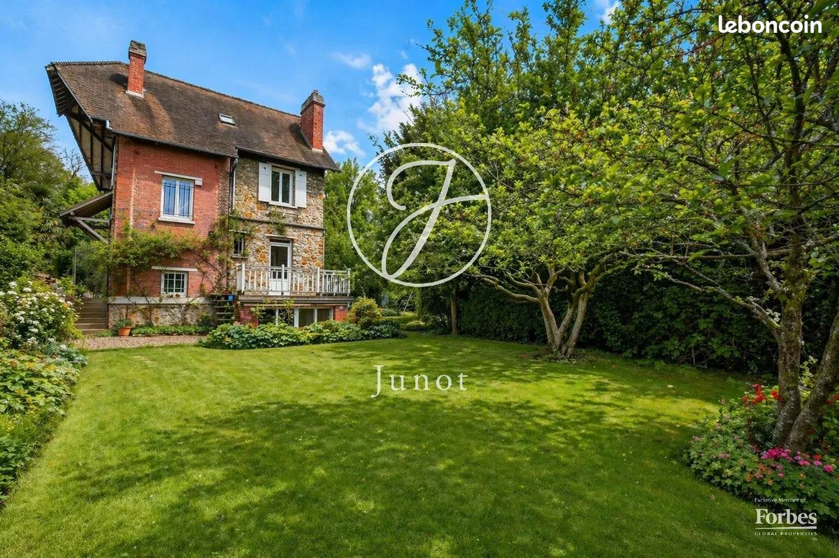 Maison 8 pièces 160 m² · à La Celle-Saint-Cloud · 160 m² · 890 000 €