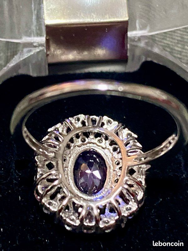 Bague Fine Rhodié Argent Avec Améthyste Et Diamants - Taille 53, état Comme Neuf