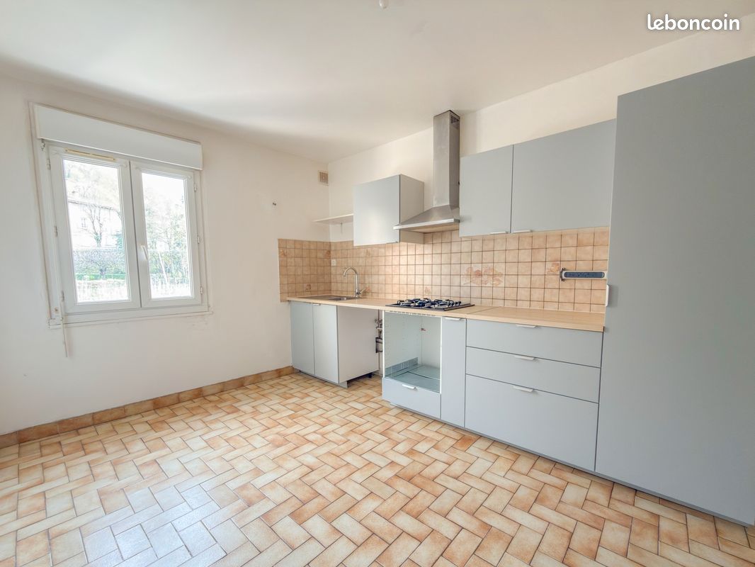 Appartement 3 pièces 82 m² · à Rive-de-Gier · 81,8 m² · 95 000 €