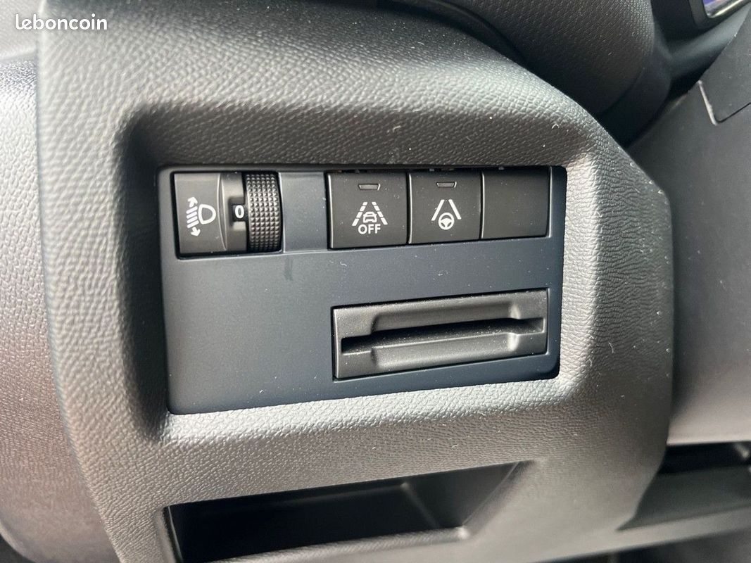 Citroën C5 AIRCROSS 1.2 Hybride 145 MAX GPS Hayon Caméra (image 25)