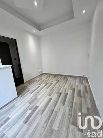 https://img.leboncoin.fr/api/v1/lbcpb1/images/35/a0/8c/35a08c438ce54f3abc6b3b519de45ec9297f309e.jpg?rule=ad-image