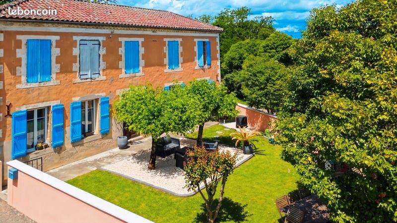 Maison 5 pièces 240 m² · à Ayzieu · 240 m² · 219 900 €