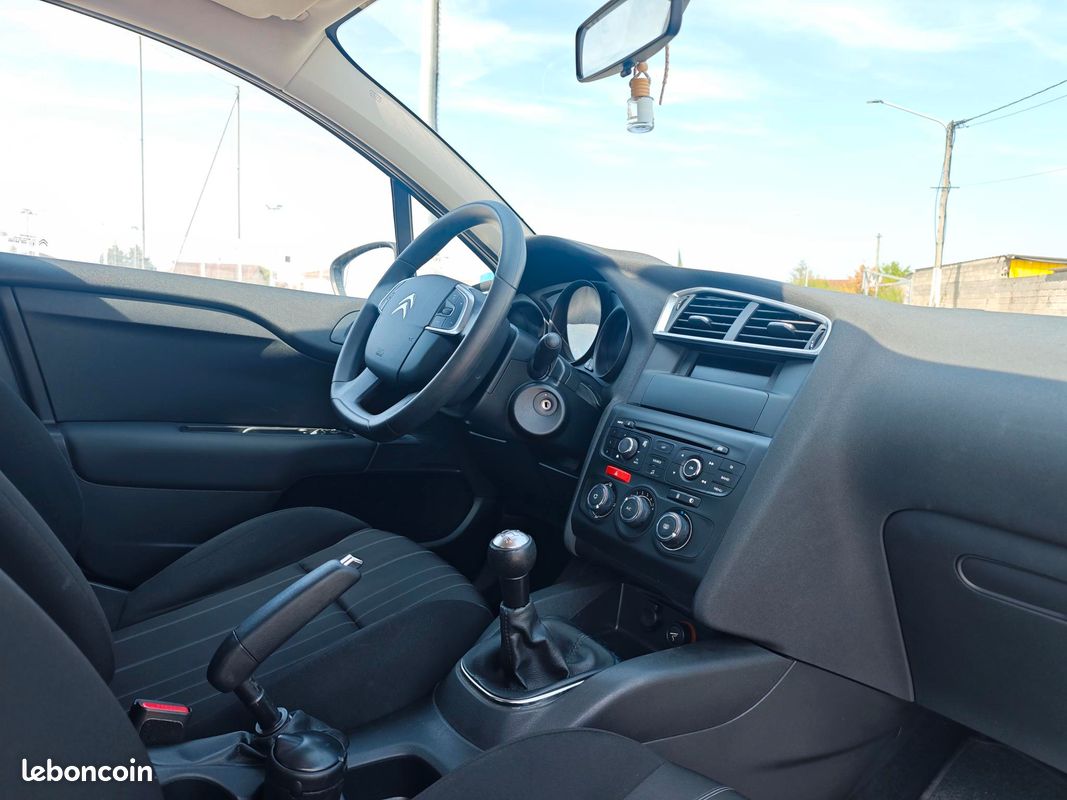Citroën C4 1.4L VTi 95CH Attraction - Régulateur - Climatisation - Garantie 🛡️ (image 8)