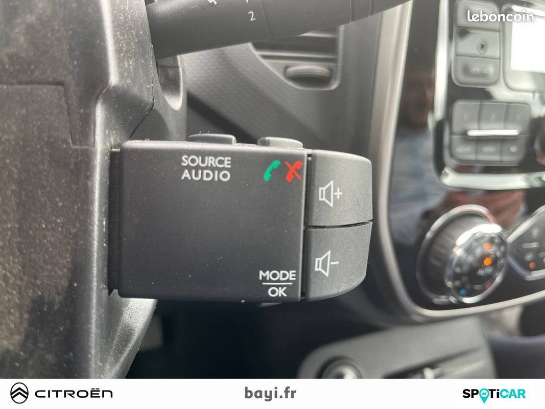RENAULT Captur dCi 90 Energy S&S eco² Zen (image 18)