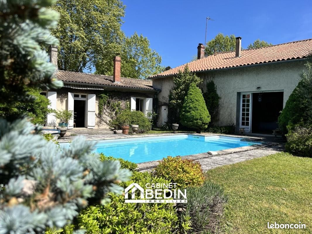 Maison 11 pièces 260 m² · à Blanquefort · 260 m² · 795 000 €