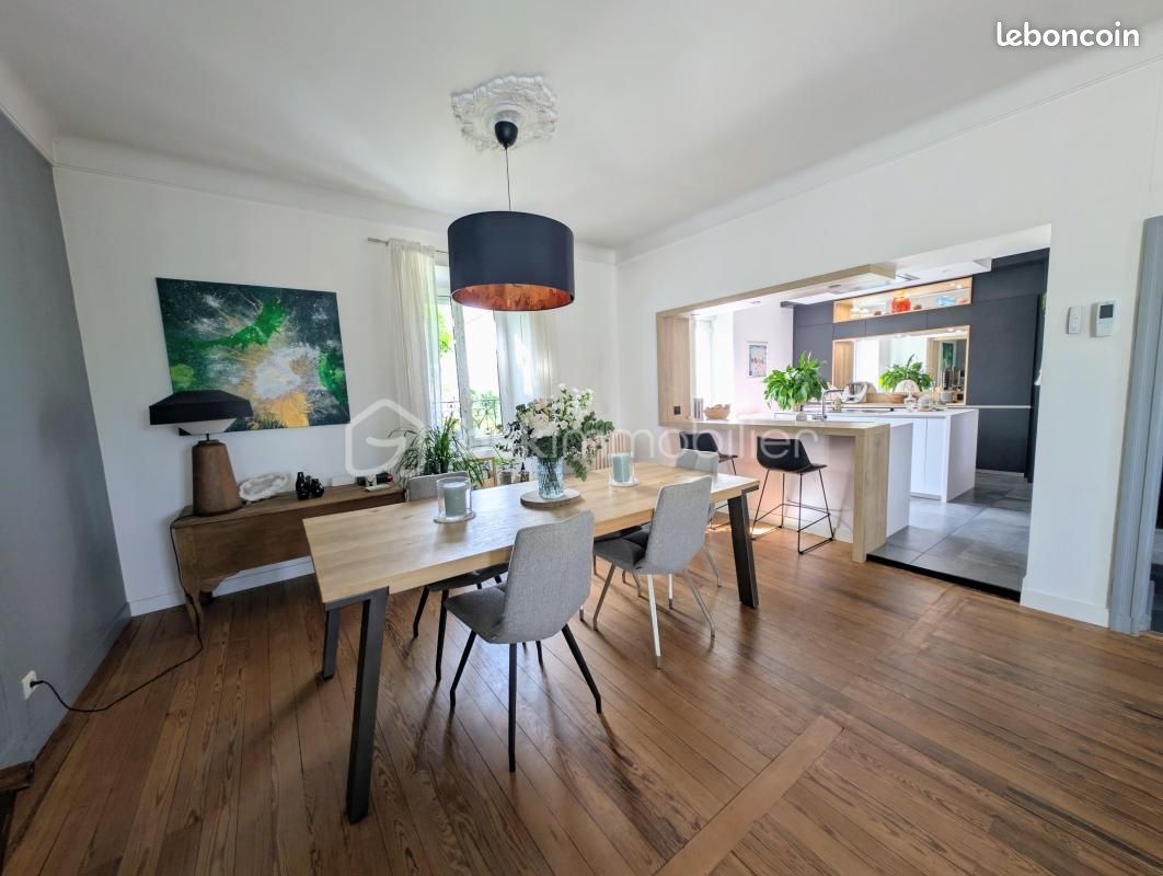 Maison 7 pièces 198 m² · à Saint-Julien-de-Concelles · 198 m² · 439 000 €
