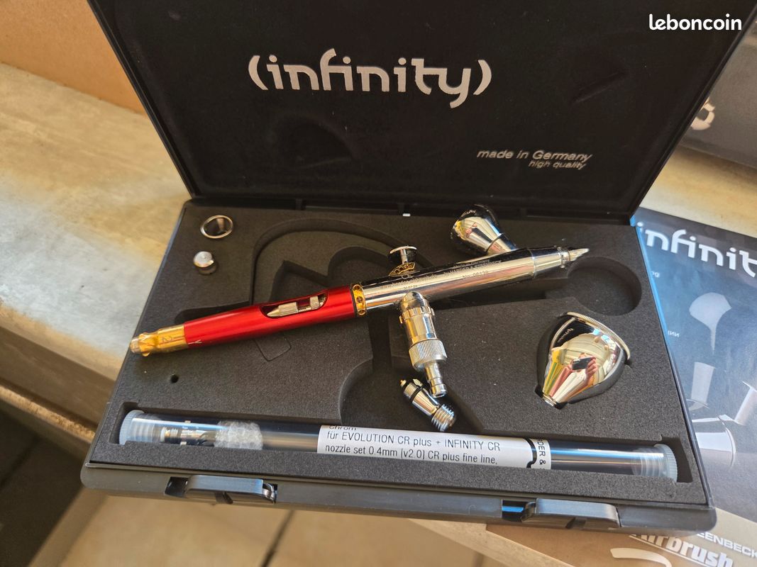 Aerographe infinity cr plus complet servie 2 fois comme neuf (image 1)