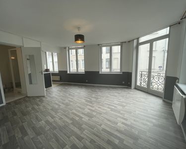 Studio au 1er étage 27m² avec balconet - Quartier Saint Michel Lille - Caumartin
