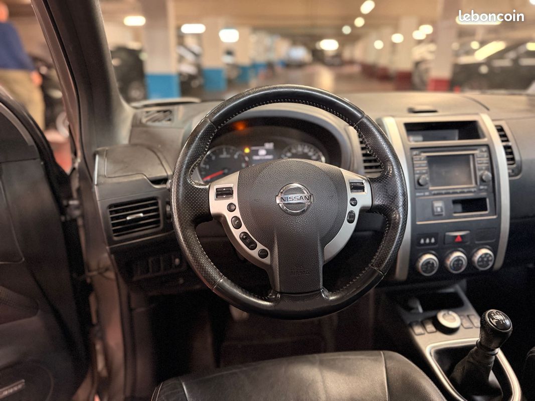 NISSAN X-TRAIL II 2.0 DCI 150 1ère Main (image 14)