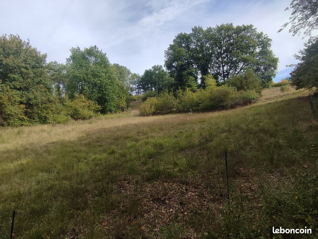 Terrain 3690 m² · à Croignon · 3 690 m² · 120 000 €