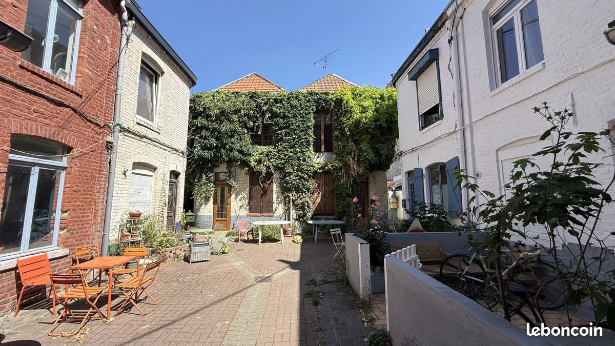 Appartement 1 pièce 12 m² · à Lille · 12 m² · 555 €