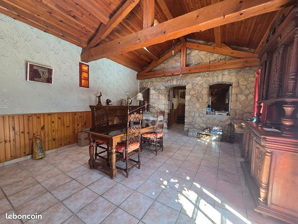 Propriété 4 pièces 101 m²