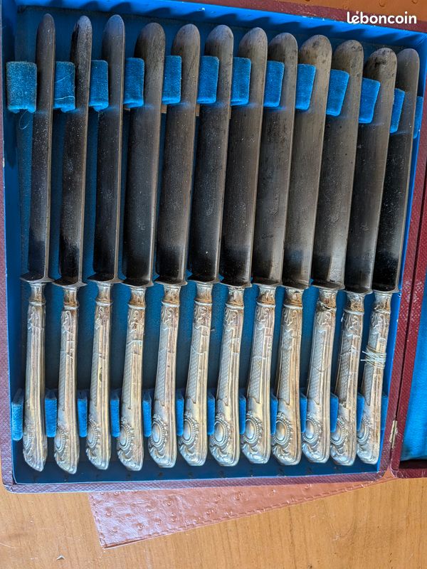 Coffret de couteaux très anciens (image 3)