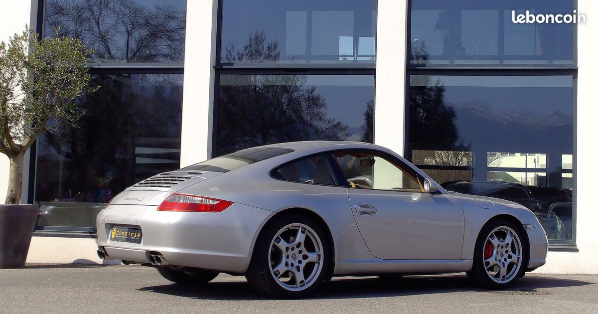 PORSCHE 997 CARRERA S 3.8 355CH / Pack Cuir / échappement Sport / Toit ouvrant électrique / PASM / Sièges chauffants / Jantes 19 Carrera S / Roulement IMS Fiabilisé / Embrayage neuf /magnifique état (image 5)