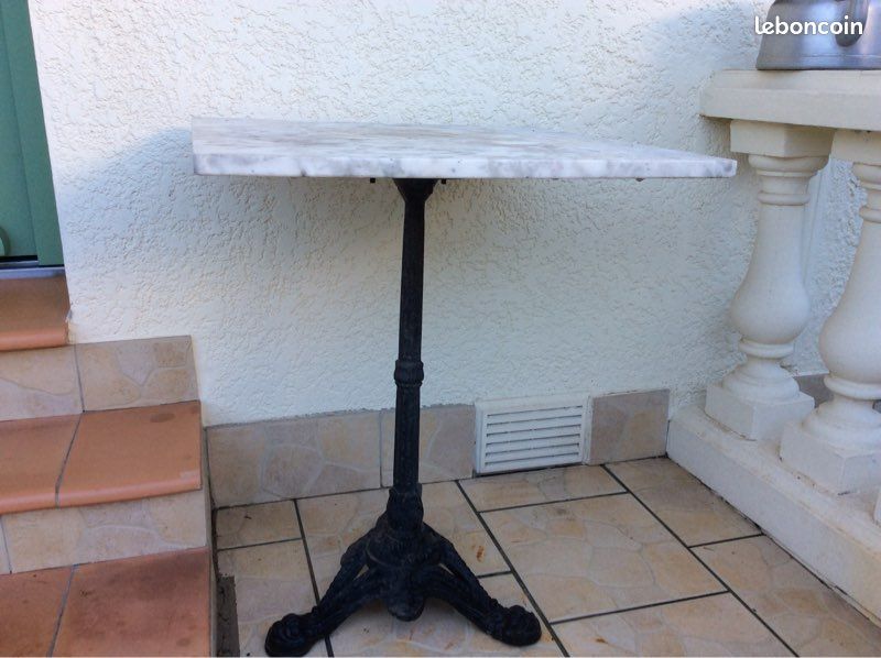Table bistro en marbre (image 1)