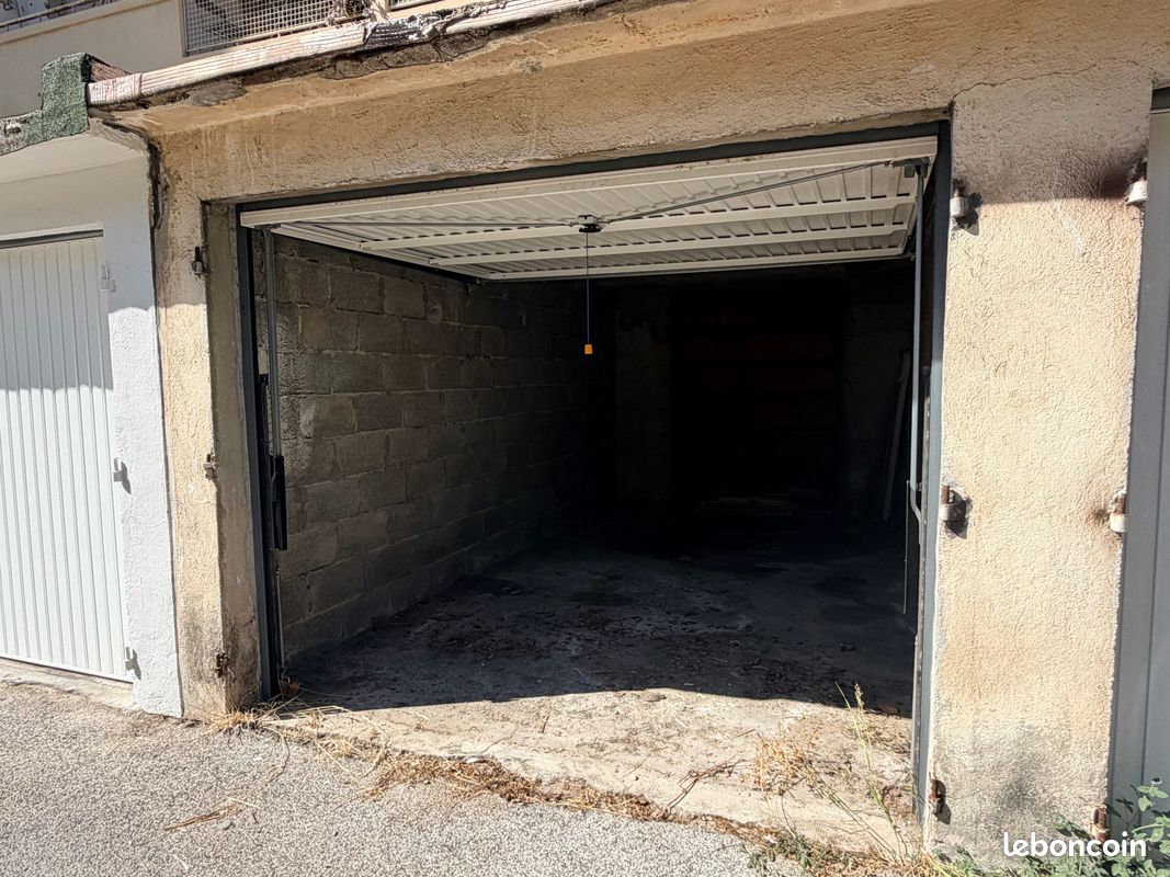 Parking 14 m² · à Toulon · 14 m² · 150 €/mois