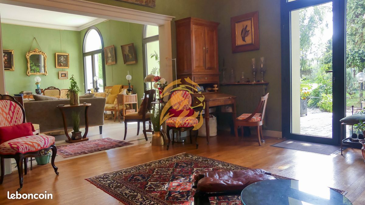 Maison 11 pièces 370 m² - Rivières 16110 La Rochefoucauld (image principale 2)