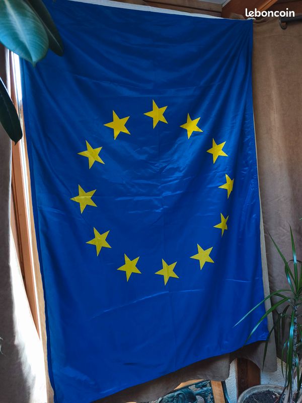 Drapeau Européen Premium 150x90cm – Polyester 100D Résistant, Œillets Métal, Coutures Renforcées – Intérieur Et Extérieur