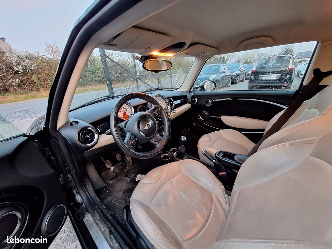 MINI HATCH R56 D 112 ch Cooper Pack Chili (image 8)